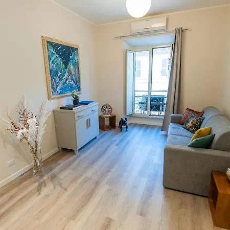 Design 18 Charming Pensión